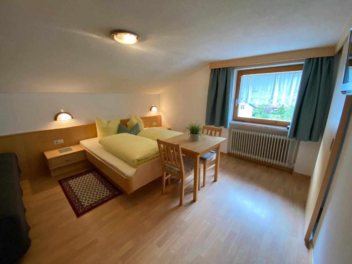 Aparts Handle Und Haus Bergblick Apartment Pfunds Exterior foto