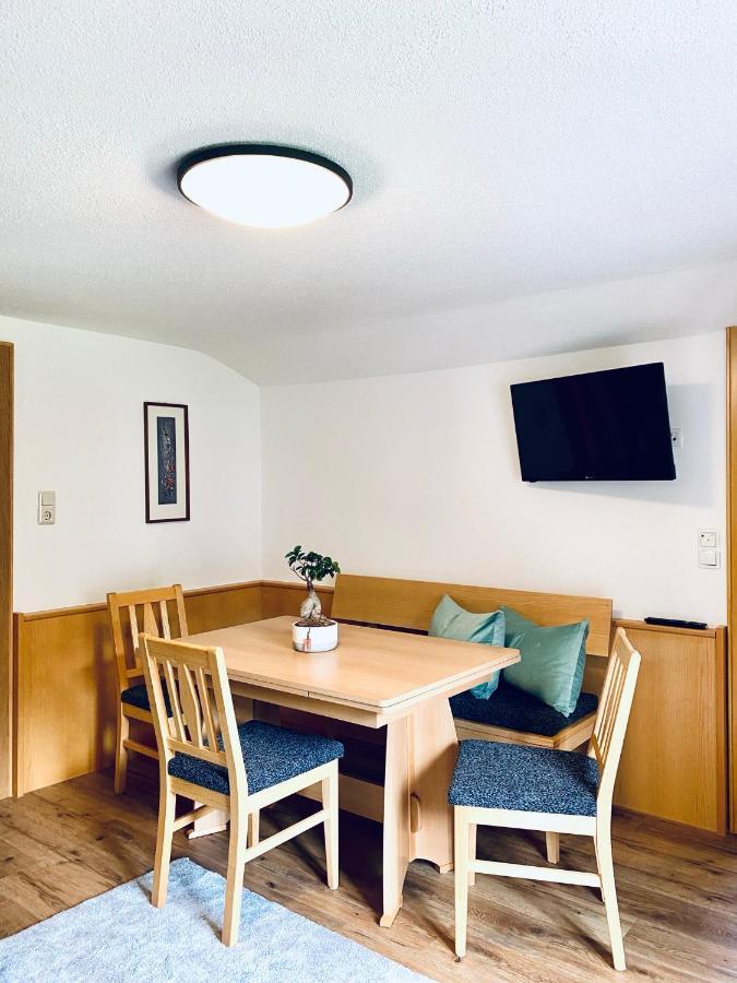 Aparts Handle Und Haus Bergblick Apartment Pfunds Exterior foto